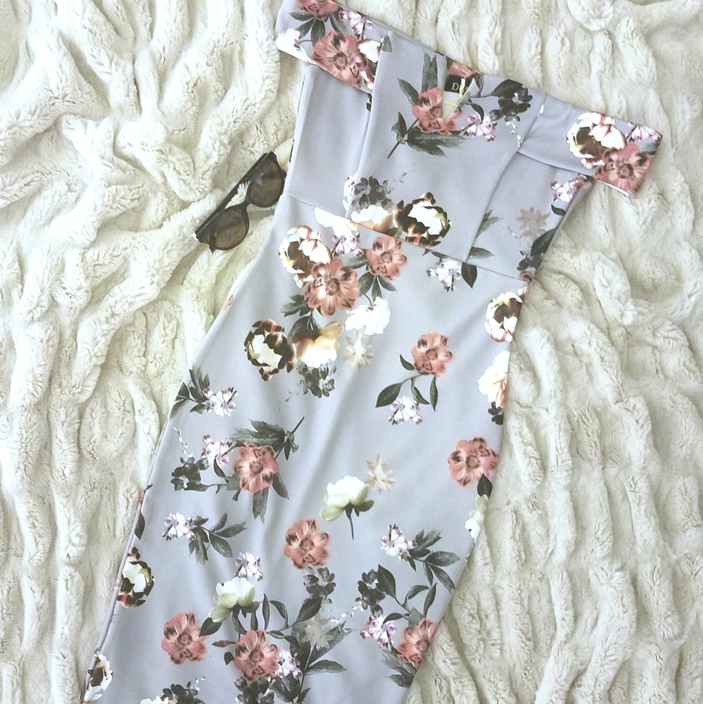 🆕️LOVELY FLORAL OFF SHOULDER DRESS!